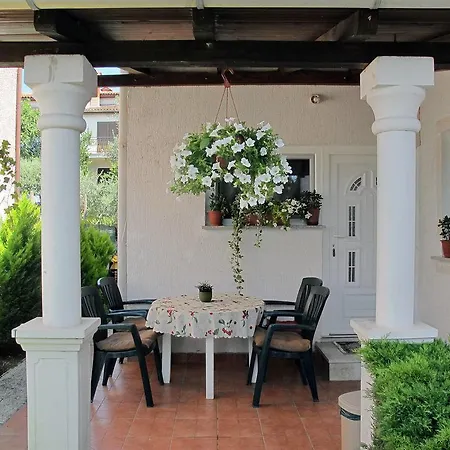 Haus Knezevic Apartamento
